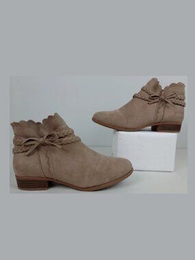 SO Girls 5M Tan Braided Strap Bow Block Heel Round Toe Suede Ankle Booties